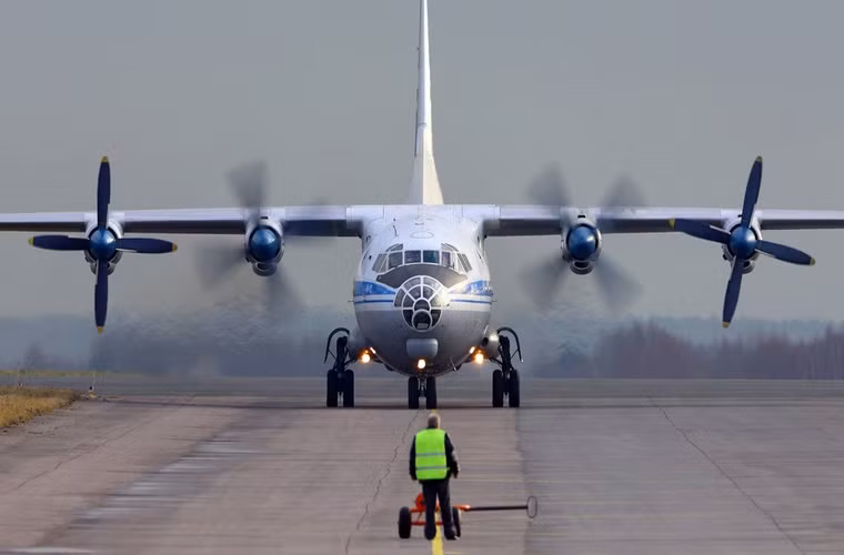 Dù nổi tiếng trong lĩnh vực vận tải quân sự nhưng hãng chế tạo máy bay Antonov đình đám một thời của Liên Xô vẫn có cho mình những mẫu máy bay chở khách để đời với những cái tên như An-24, An-26 và An-32. Nguồn ảnh: Sina.