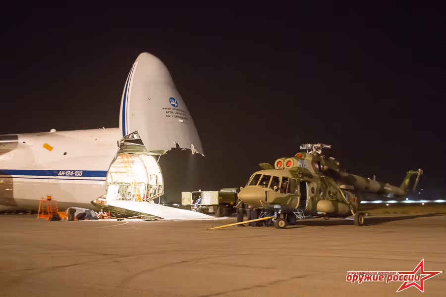 Thời gian triển khai các trực thăng và địa điểm tập trận không được công bố. Điều đó dẫn đến nhiều đồn đoán về mục đích thực sự cuộc tập trận chống khủng bố lần này của CSTO mà đứng đầu là Nga. Ảnh: Arms of Russian.