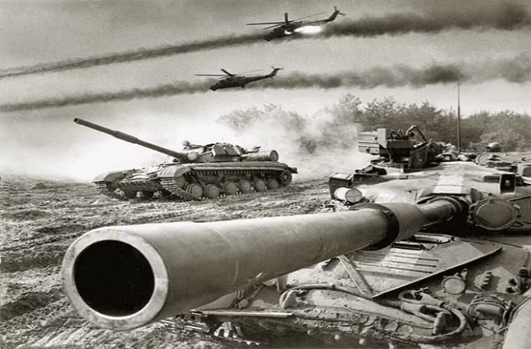 Không chỉ về số lượng mà cả chất lượng xe tăng của Liên Xô trong Chiến tranh Lạnh hoàn toàn vượt trội hơn so với Mỹ, thậm chí nếu so quân số trên chiến trường một xe tăng Mỹ phải đấu lại với hai xe tăng Liên Xô nếu như họ muốn dành chiến thắng. Vậy Moscow được trang bị những gì để có thể "đè chết" được Washington bằng xe tăng. Nguồn ảnh: Galerie Palba.