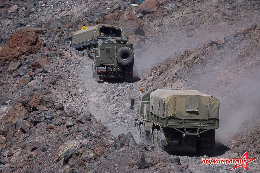 Những cung đường này rõ ràng không dành cho những loại xe cơ giới thông thường, mà cần những thiết kế đặc chủng. Ảnh: Weapon of Russian.