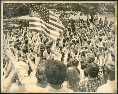 Sau khi Mỹ rút khỏi Campuchia, quân đội ngụy Sài Gòn vẫn tiếp tục các đợt hành quân qua Campuchia dưới sự yểm trợ của Không quân Mỹ. Tuy nhiên sức chiến đấu của quân đội ngụy Sài Gòn đã gần như không còn và bị đánh bật khỏi toàn bộ lãnh thổ Campuchia vào cuối năm 1970. Nguồn ảnh: United.