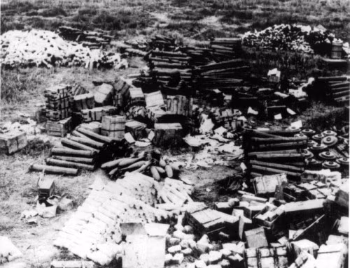 Trong giai đoạn từ ngày 30/4 tới ngày 30/6/1970, Mỹ và quân đội ngụy Sài Gòn đã mở tổng cộng 23 cuộc hành quân, đánh sâu vào lãnh thổ Campuchia từ 30 tới 40 km, cá biệt có những nơi chúng tiến sâu tới hàng trăm kilomet. Chiến dịch của Mỹ và Sài Gòn diễn ra trên toàn tuyến biên giới Việt Nam-Campuchia và có thể coi đây là một hành động xâm lược Campuchia của Mỹ và tay sai. Nguồn ảnh: Tumblr.