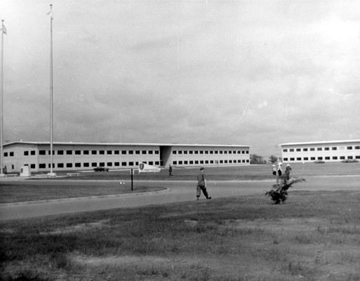 Nằm cách Biên Hòa khoảng 7 km, Tổng kho Long Bình là nơi đặt bộ tư lệnh dã chiến II và Bộ tư Lệnh Hậu cần số 1 của Mỹ. Nguồn ảnh: Wiki.