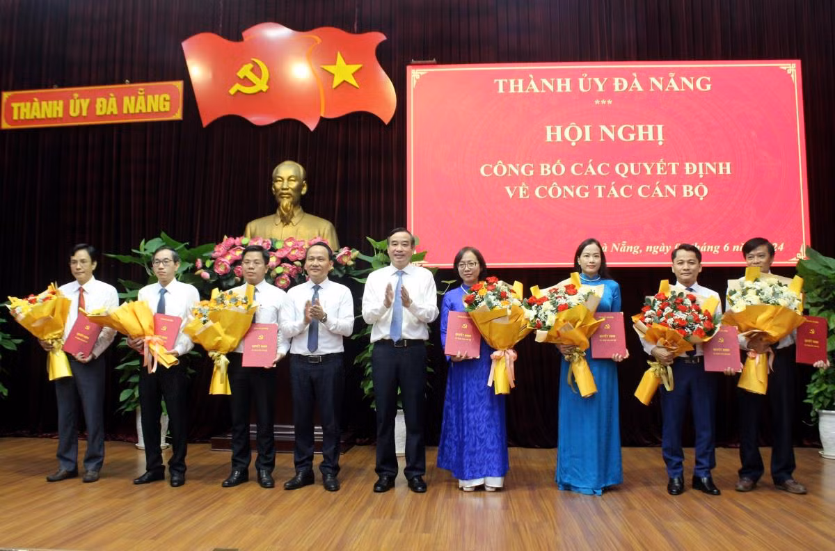 Ông Đặng Công Nhựt, Trưởng Phòng theo dõi công tác phòng chống tham nhũng – Ban Nội chính Thành ủy Đà Nẵng được tiếp nhận, bổ nhiệm giữ chức Phó Chánh Văn phòng UBND thành phố. Ông Nguyễn Văn Lâm, Trưởng Phòng Kinh tế - Văn phòng UBND TP Đà Nẵng được điều động, bổ nhiệm giữ chức Phó Giám đốc Sở NN&amp;PTNT. Ông Phạm Hoài Nam, Trưởng Phòng Thanh tra giải quyết khiếu nại tố cáo 1, Thanh tra TP Đà Nẵng được bổ nhiệm giữ chức Phó Chánh Thanh tra thành phố.