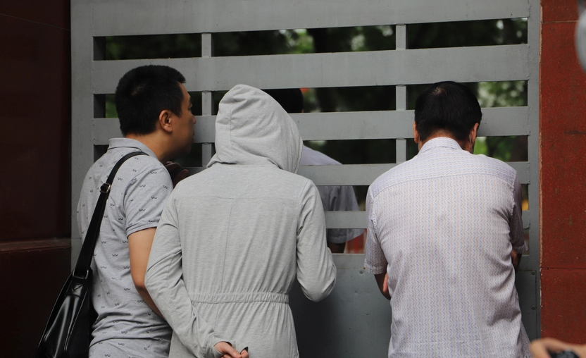 Thi vao lop 10 tai Ha Noi: Thi sinh phan khoi voi de thi Van-Hinh-3