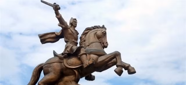 Vi hoang de cua Viet Nam khien Can Long e ngai-Hinh-2