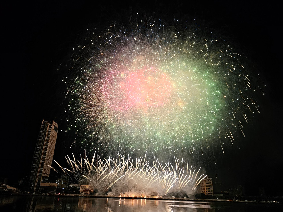 8 đội pháo hoa tài năng bậc nhất thế giới, đại diện cho 8 quốc gia khác nhau, đã tụ họp tại Lễ hội pháo hoa Quốc tế Đà Nẵng – DIFF 2024, sẵn sàng cho một mùa lễ hội bùng nổ trên bầu trời Đà Nẵng.