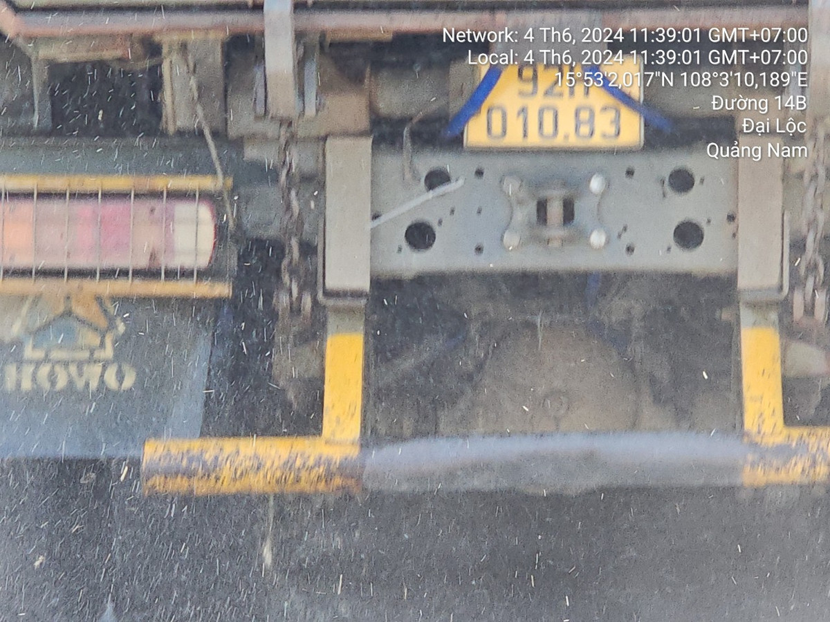 Tuy nhiên, khi CSGT đón được vài xe chở cát ướt thì các xe khác báo cho nhau trốn vào các cây xăng ven Quốc lộ 14B để tránh bị xử phạt.