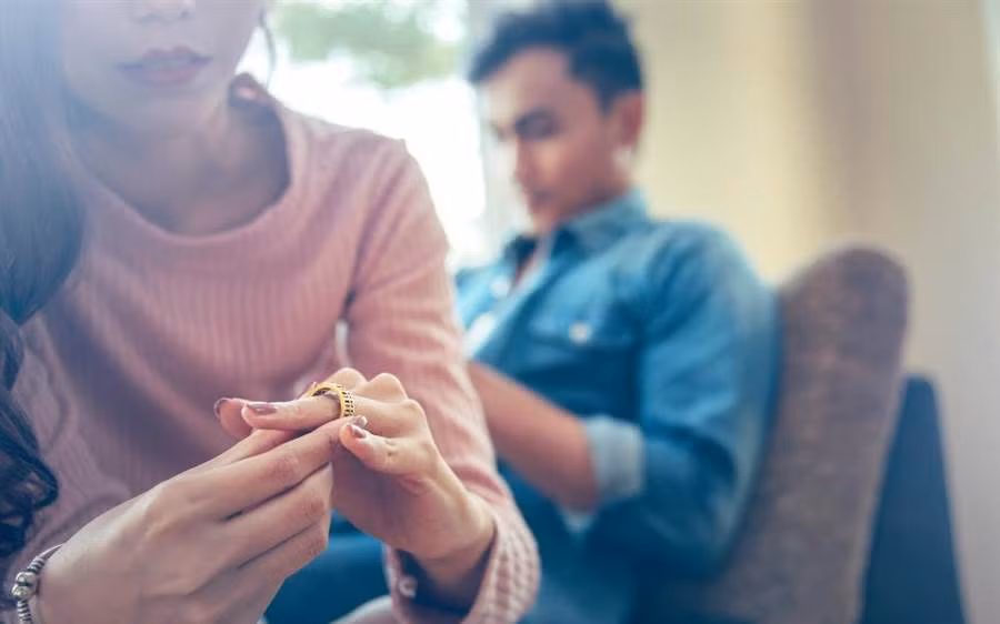 Truoc khi ly hon, me chong lam mot viec khien moi viec thay doi