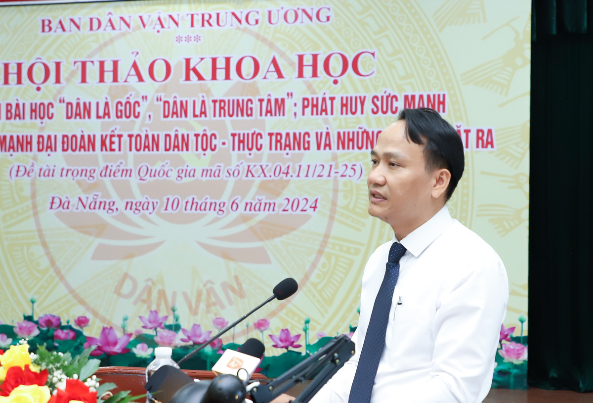 Ông Nguyễn Văn Quảng mong muốn ông Nguyễn Đình Vĩnh tiếp tục phát huy năng lực, sở trường của mình cùng với tập thể Thường trực Thành ủy, Ban Thường vụ Thành ủy lãnh đạo, chỉ đạo hoàn thành tốt các nhiệm vụ, chỉ tiêu mà Đại hội Đảng bộ thành phố lần thứ XXII đã đề ra, đặc biệt là tiếp tục phát huy truyền thống đoàn kết trong tập thể Thường trực, Ban Thường vụ và tập thể Ban Chấp hành Đảng bộ thành phố, góp sức xây dựng Đảng bộ thành phố ngày càng vững mạnh.