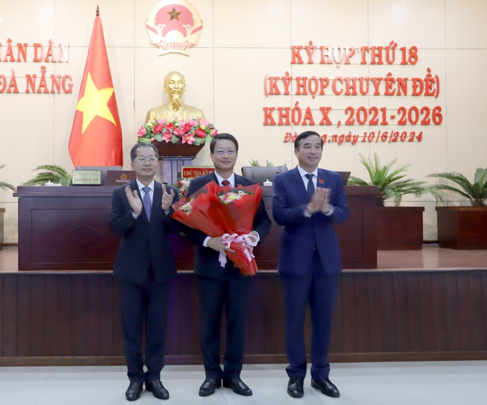 Ngày 10/6, tại kỳ họp thứ 18 (kỳ họp chuyên đề) của Hội đồng nhân dân TP. Đà Nẵng, ông Ngô Xuân Thắng, Chủ tịch Ủy ban Mặt trận Tổ quốc Việt Nam thành phố được bầu làm Chủ tịch Hội đồng Nhân dân thành phố Đà Nẵng nhiệm kỳ 2021-2026.