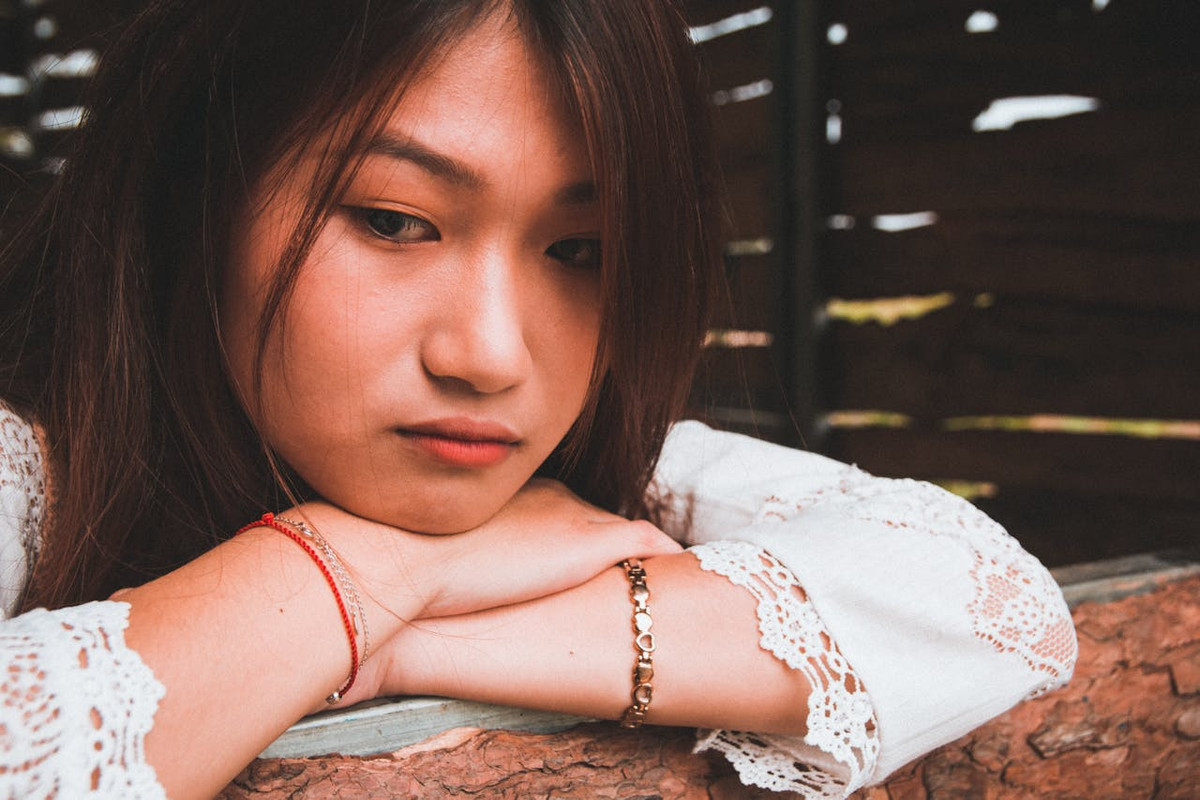 Thay con trai giat quan ao, me chong si nhuc ca nha thong gia