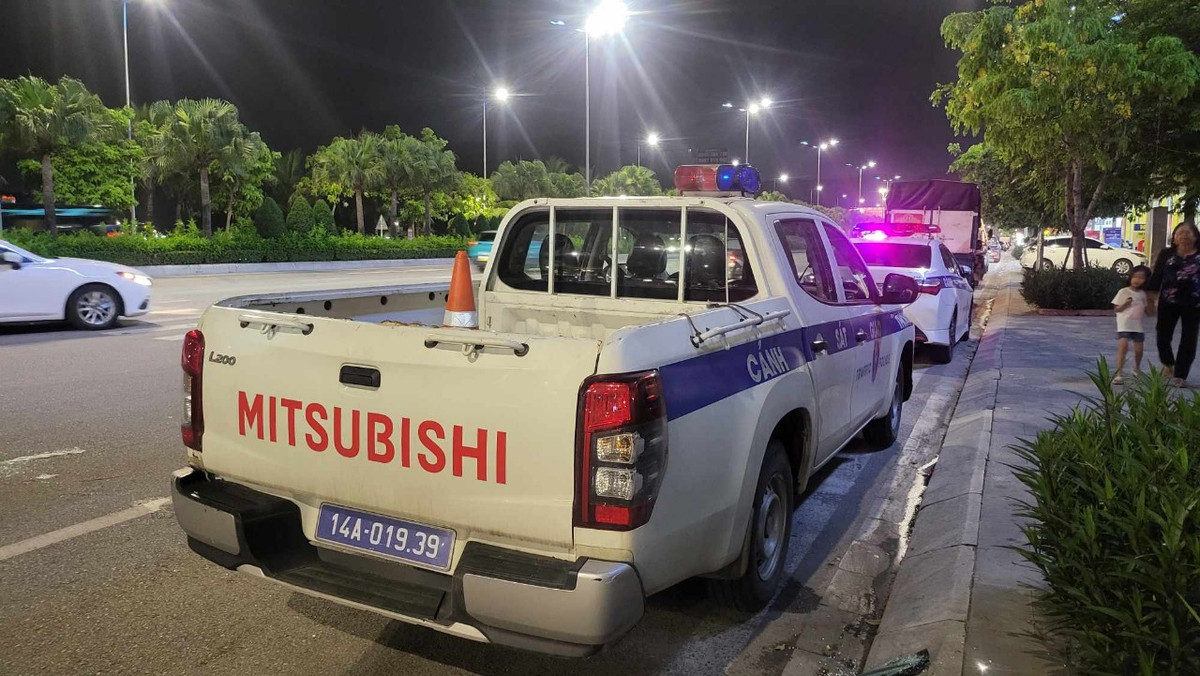 Ngay sau khi vụ việc xảy ra, Công an TP Hạ Long đã có mặt tại hiện trường để điều tiết giao thông và điều tra nguyên nhân.