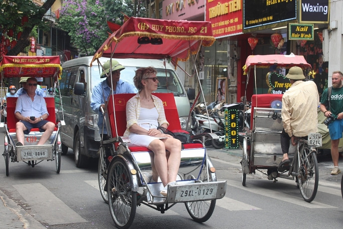 Tour tham quan Ha Noi bang xich lo- dac san rieng cua Ha Noi