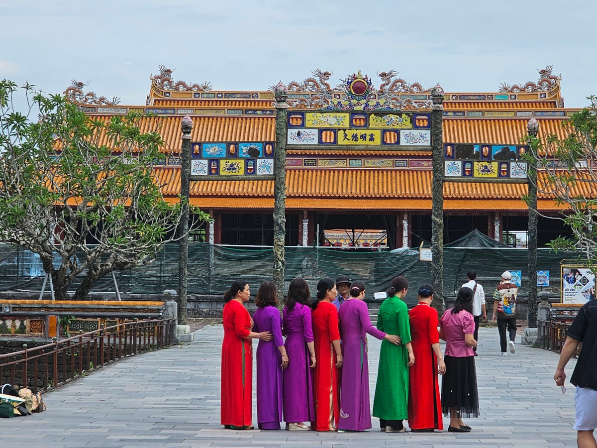 Kiến trúc Đại Nội Huế trở thành một trong những điểm thu hút du khách khi đến tham quan vùng đất cố đô.