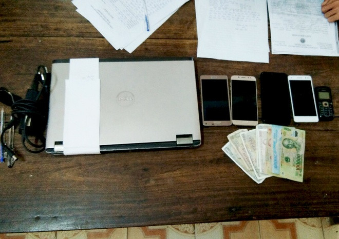 Nhóm này do Trần Mạnh Hải (15 tuổi, trú xã Hàm Ninh) cầm đầu cùng 4 thiếu niên khác trú xã Hiền Ninh gồm Trần Vũ Tân (15 tuổi), Nguyễn Ngọc Hiếu (14 tuổi), Nguyễn Văn Thế (14 tuổi), Võ Văn Hùng (14 tuổi). Trần Mạnh Hải thừa nhận cùng cả nhóm thực hiện vụ trộm tại nhà anh Nam. Thiếu niên này cũng thực hiện 2 vụ đột nhập nhà dân ở xã Xuân Ninh, lấy đi 3 điện thoại di động, 1 con heo đất có tổng trị giá gần 7 triệu đồng.