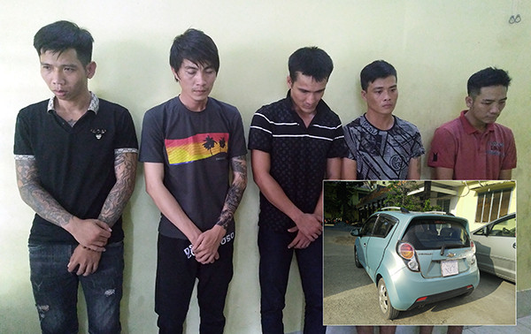  7. Bắt nhóm đối tượng liên quan vụ trộm xe ô tô: Ngày 30/10, Công an TP Biên Hòa, tỉnh Đồng Nai cho biết, đang tạm giữ nhóm đối tượng liên quan đến vụ trộm cắp và tiêu thụ xe ô tô xảy ra tại phường Tân Hòa, TP Biên Hòa. Theo đó, cơ quan công an đã ra quyết định bắt khẩn cấp, tạm giữ hình sự đối với Nguyễn Văn Tuấn (27 tuổi, ngụ xã Hố Nai 3, H.Trảng Bom) và Phạm Hoàng Chương (34 tuổi, ngụ P.An Bình, TP.Biên Hòa) để điều tra về hành vi tiêu thụ tài sản do người khác phạm tội mà có.