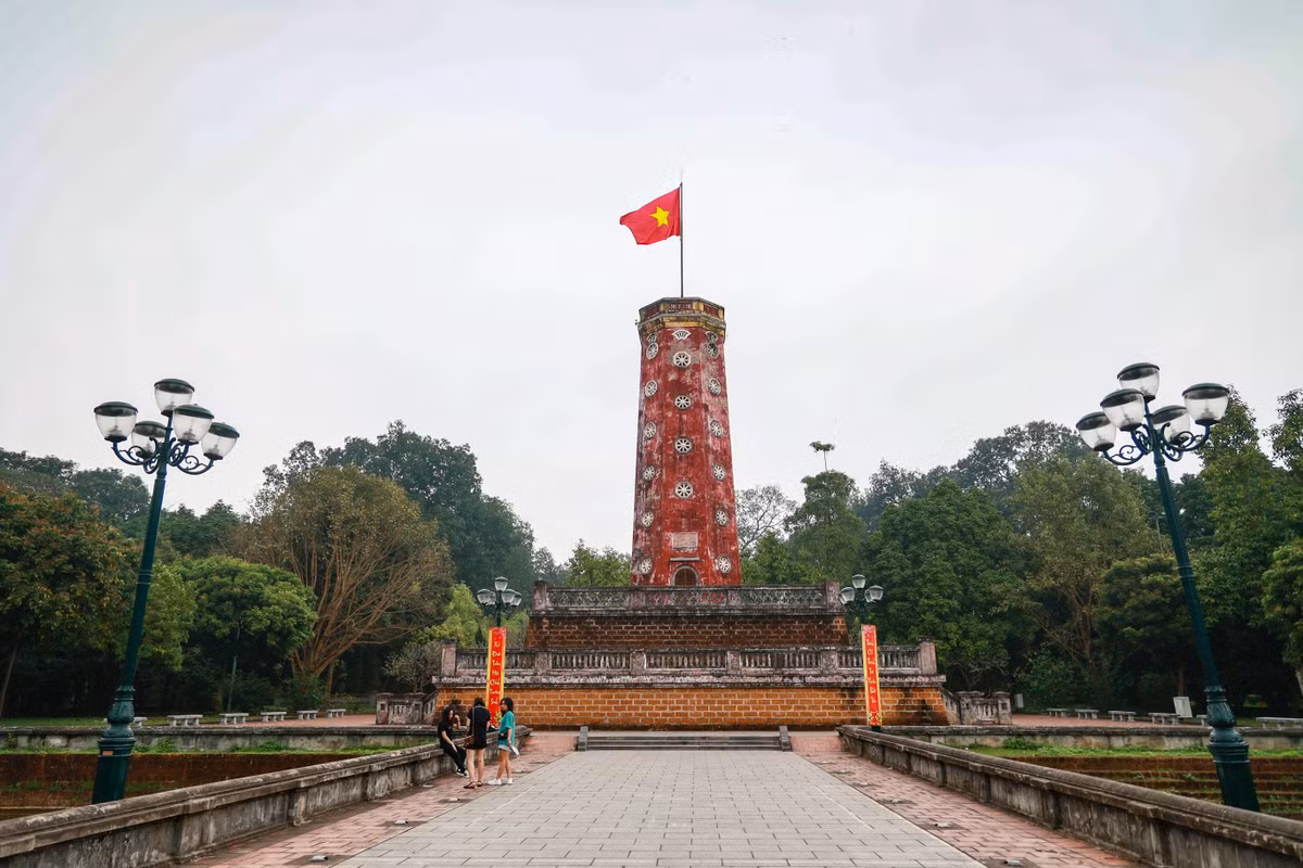 Thời gian hoạt động của tuyến phố đi bộ này từ 19h thứ Bảy đến 12h Chủ nhật hàng tuần.