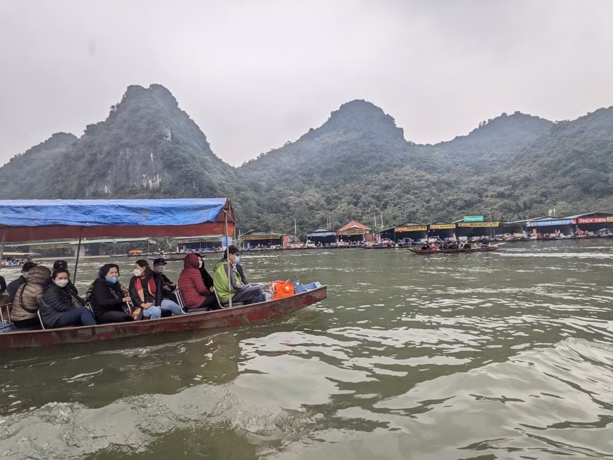 Ha Noi: Kiem tra 19 ben thuy, phat 4 truong hop vi pham an toan