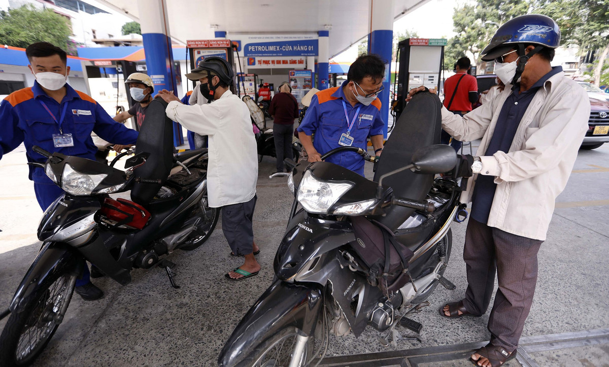  Đề nghị kiểm soát việc tăng giá dịch vụ vận tải: Ban Công tác phía nam - Ủy ban T.Ư MTTQ VN đã tổ chức hội nghị lắng nghe phản ánh, nguyện vọng của người dân liên quan công tác điều hành, quản lý của Chính phủ, chính quyền địa phương trong phòng chống dịch Covid-19, phát triển kinh tế - văn hóa, xã hội, an ninh chính trị - trật tự an toàn xã hội tại TP.HCM và các khu vực phía nam.