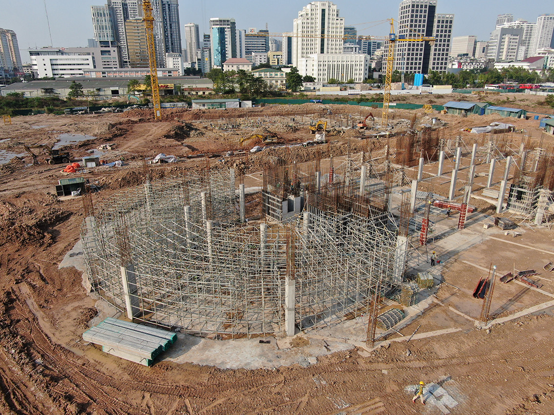 Khu nhà B có tiến độ nhanh hơn khi đã dần hình thành phần khung.