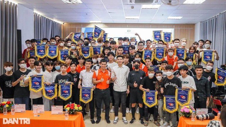 “Hot boy” Doan Van Hau doi tuyen Viet Nam tam su ve dieu ay nay nhat-Hinh-7