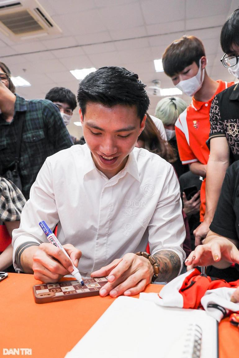 “Hot boy” Doan Van Hau doi tuyen Viet Nam tam su ve dieu ay nay nhat-Hinh-8