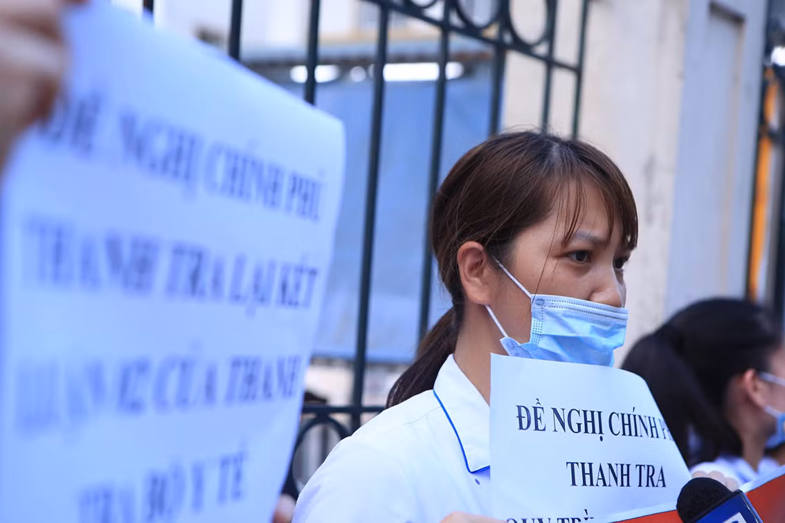 Ngày 18/3/2022, lãnh đạo Học viện mở rộng đã họp và thống nhất tiếp tục tạm ứng kinh phí cho Bệnh viện để chi trả tiền lương tháng 2/2022 và tháng 3/2022 từ nguồn quỹ Phát triển hoạt động sự nghiệp kết dư của Học viện (theo hướng dẫn của Bộ Y tế).