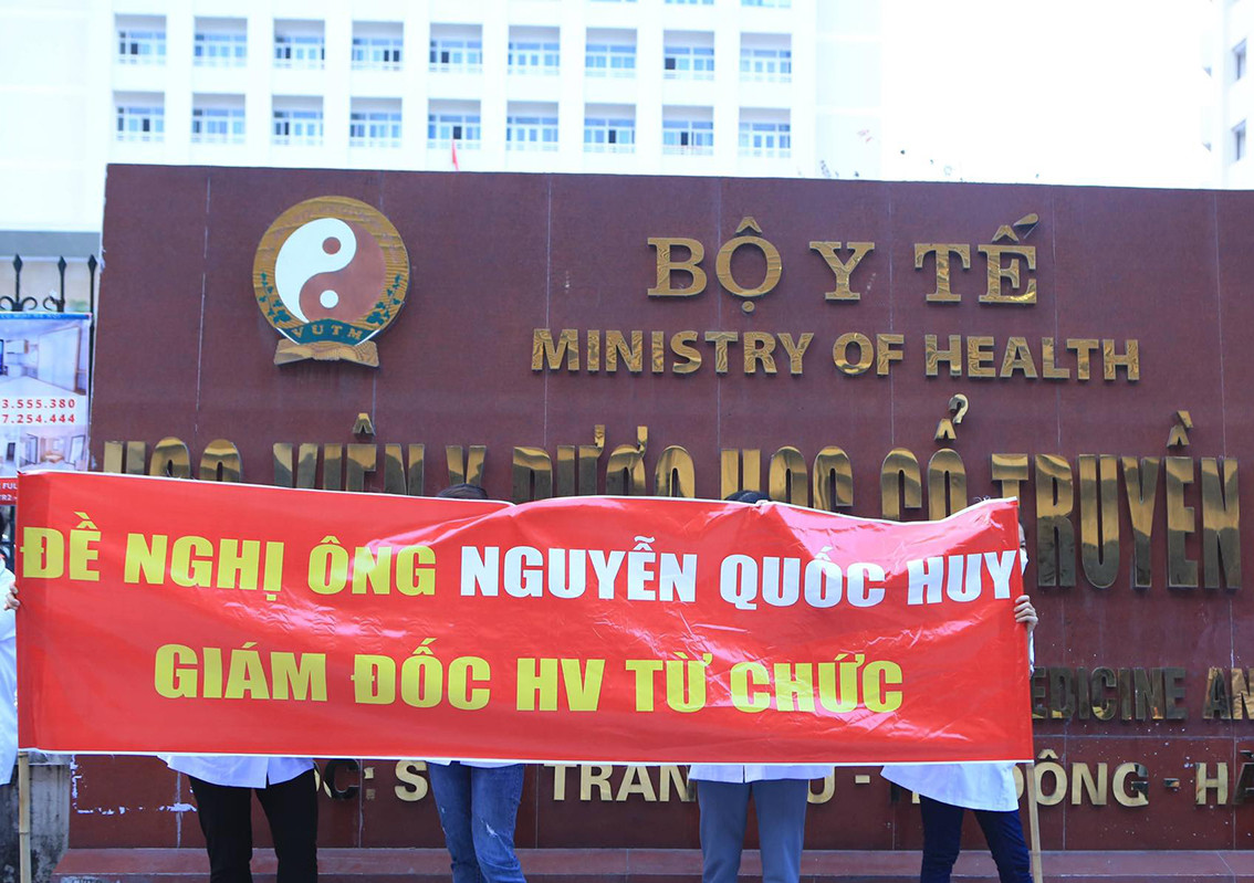 Chị Lê Thanh Bình - Tổ trưởng Tổ Công đoàn, Bệnh viện Tuệ Tĩnh cho biết, lãnh đạo học viện có thông báo sẽ cho Bệnh viện vay tiền từ Học viện để trả cho người lao động.