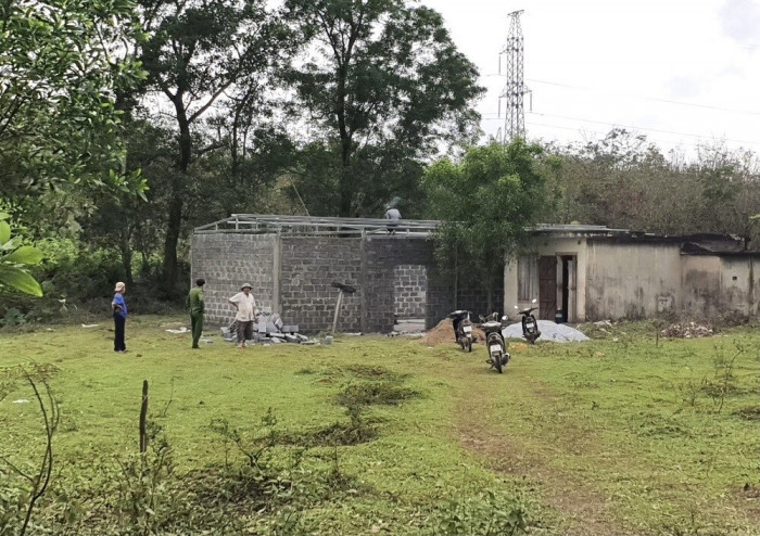 Xử lý nghiêm công trình “lậu” thi nhau mọc trên mặt bằng cao tốc Bắc - Nam Xu ly nghiem cong trinh “lau” thi nhau moc tren mat bang cao toc Bac - Nam