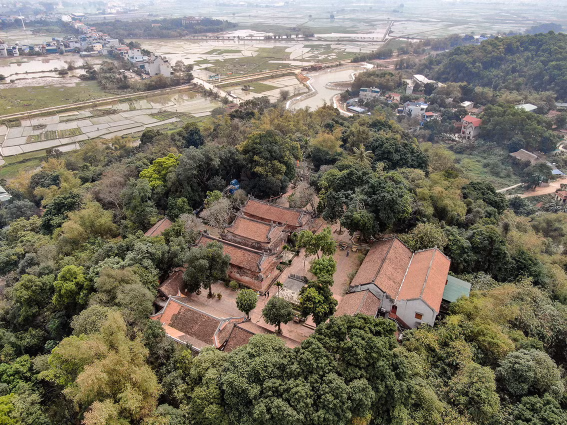 Ông Hùng cho biết thêm, quan điểm huyện Thạch Thất là sẽ tu sửa tổng thể nhưng vẫn phải giữ được nét cổ kính chứ không làm mới.