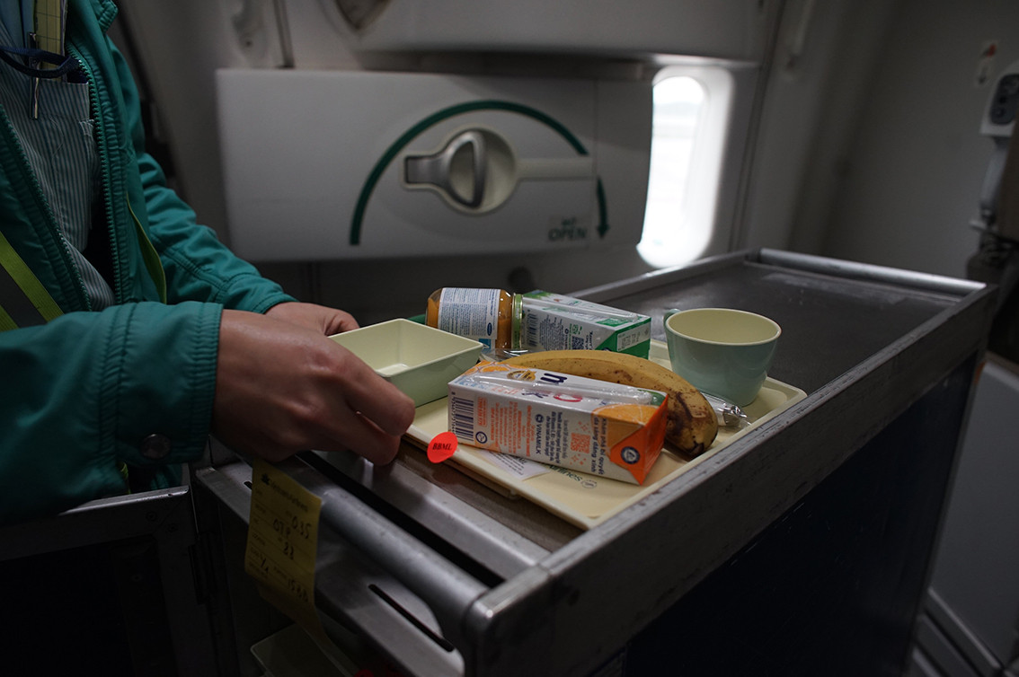 Máy bay sẽ dừng tại Bucharest khoảng 3 tiếng đồng hồ để đón đồng bào Việt, tiếp nhiên liệu và sẵn sàng bay quay trở lại Việt Nam.