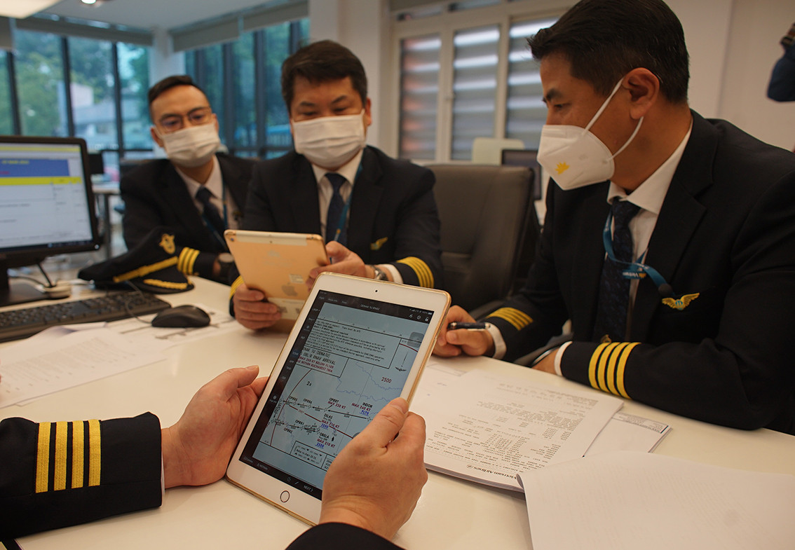 Ông Tâm chia sẻ: "Tôi đã thực hiện nhiều chuyến bay đón đồng bào Việt Nam nhưng đây là chuyến bay hết sức đặc biệt khi được thiết lập và chuẩn bị trong 24 tiếng đồng hồ".