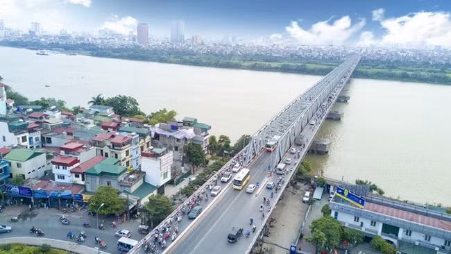 Ý tưởng những bàn tay đan vào nhau trong vũ điệu lứa đôi, tượng trưng cho sự đoàn kết, giao duyên của gái trai, con người trong cuộc sống, trong đấu tranh và xây dựng đất nước, còn cây cầu như hình ảnh ẩn dụ của sợi dây, liên kết. Vì thế đồ án có tên là "Giao duyên".