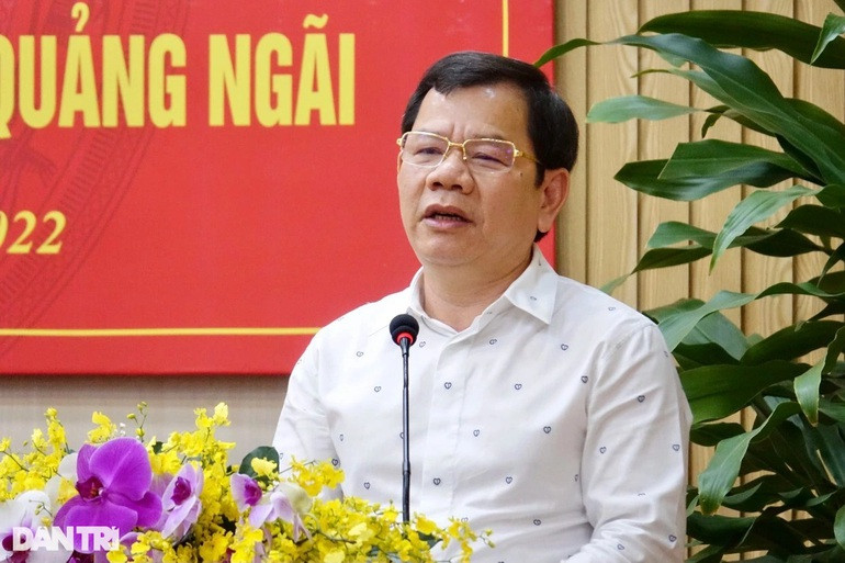 Quang Ngai: “Tieu khong het tien”, lanh dao 23 don vi bi kiem diem