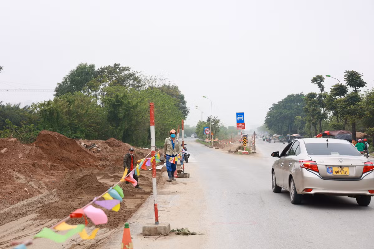 Đồng thời xây thêm hệ thống cầu vượt, cải tạo hệ thống thoát nước trên tuyến.