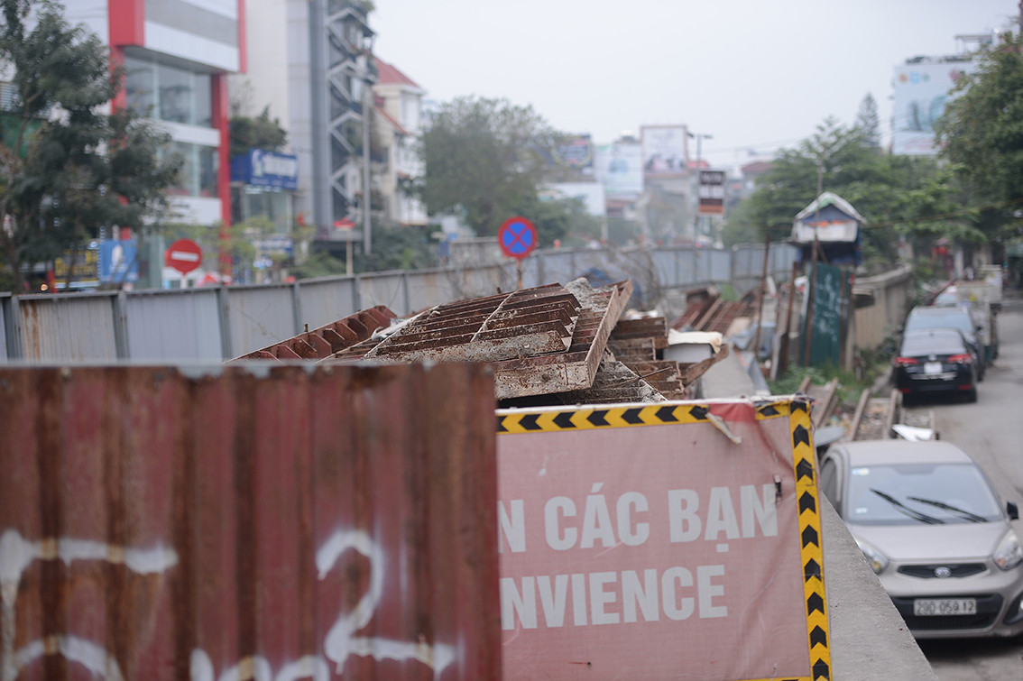 Trong đó, tuyến đường từ đường Âu Cơ - Xuân Diệu đến cầu Nhật Tân được mở rộng lên 4 làn xe có tổng chiều dài là 3,7km, với mức đầu tư 815 tỷ đồng.