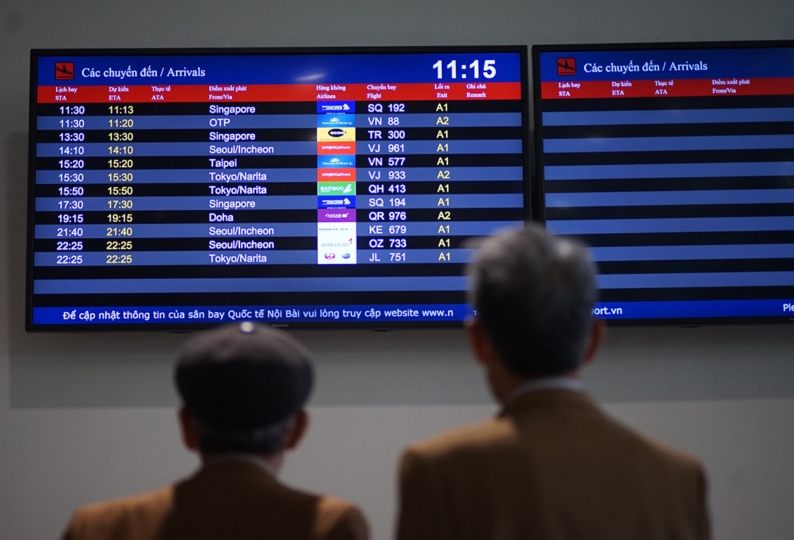 Nhiều người đã không khỏi bồi hồi, thấp thỏm chờ đón người thân sau thời gian dài xa cách.