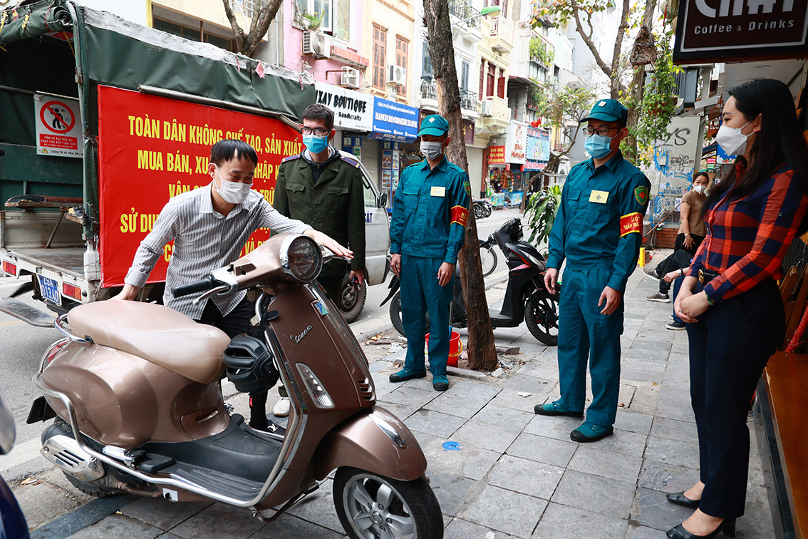 Ha Noi chinh trang duong pho don khach quoc te