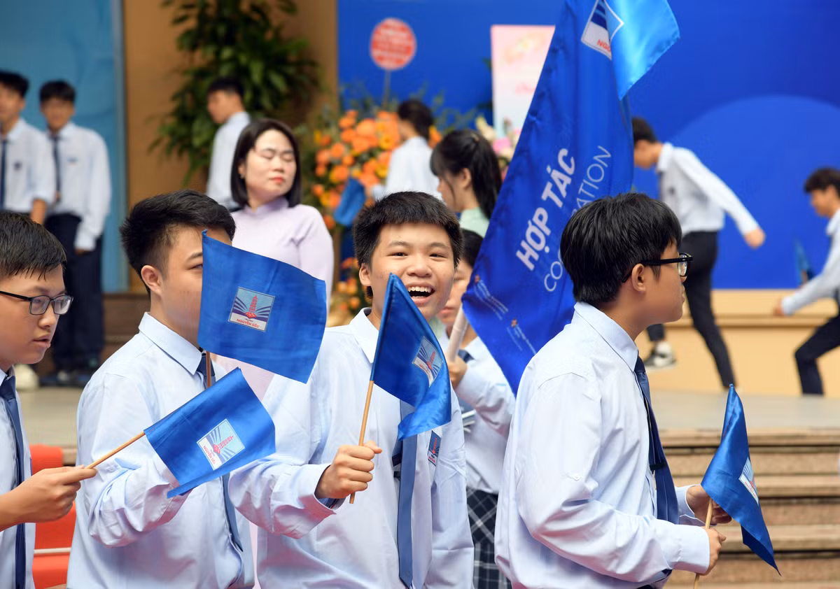 Theo thống kê, sáng nay (5/9), 23 triệu học sinh trên cả nước hân hoan dự Lễ khai giảng chào đón năm học mới 2023-2024.