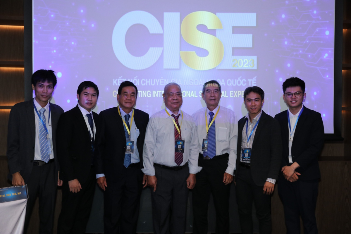 Vinh biet GS Van Tan, nguoi thay thuoc dac biet-Hinh-4