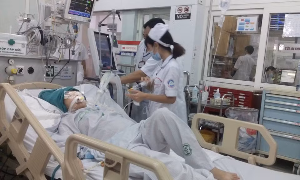 San phu chay mau mang cung nao sau mo de duoc cuu song