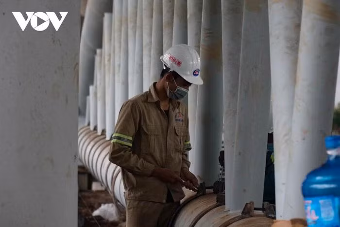 Dự án đã hoàn thành khoảng gần 90% khối lượng công việc và đang chạy nước rút để kịp về đích trước Tết dương lịch 2022.