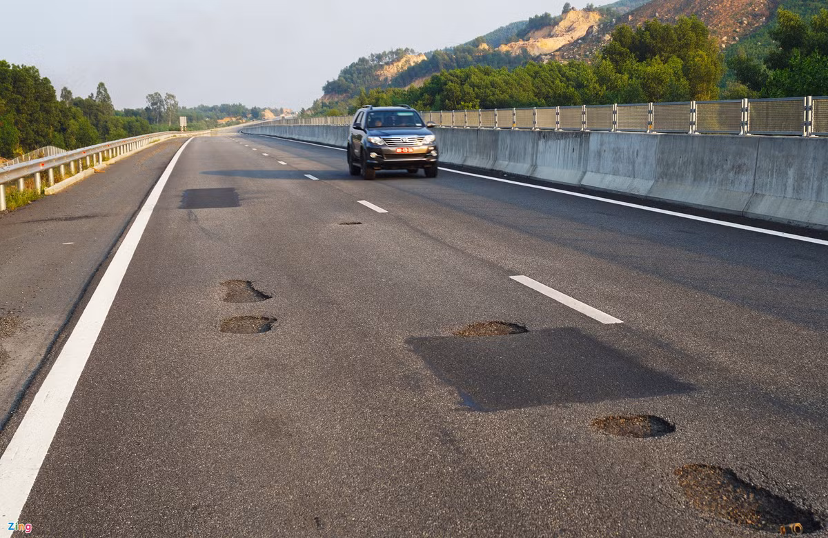 Vu sai pham o cao toc 34.500 ty: Bi cao khai do ap luc thi cong-Hinh-2