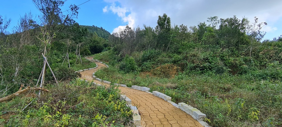 Sau gần 1 năm thi công, hình hài một số hạng mục của di tích quốc gia Hải Vân Quan đang dần lộ diện.