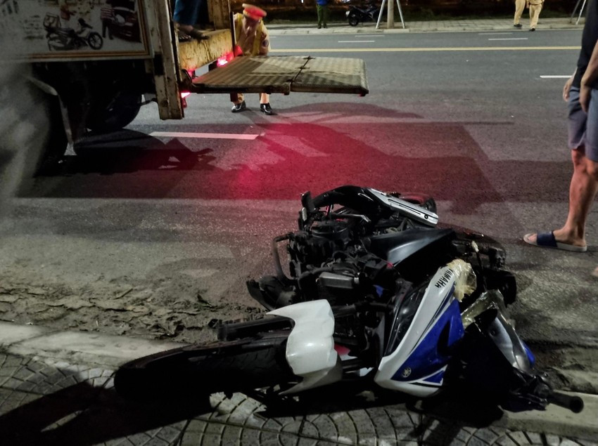 Da Nang: Xe ban tai tong lien hoan, 3 nguoi tu vong-Hinh-3