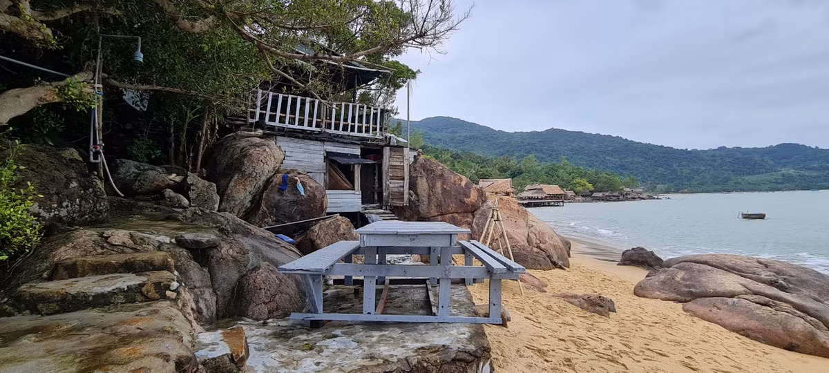 Chưa được khai thác nhiều nên Bãi Rạng Đà Nẵng vẫn còn giữ nguyên những nét hoang sơ, mộc mạc và tự nhiên nhất.