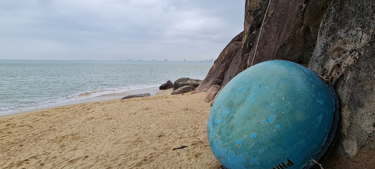 Nếu bạn đang tìm kiếm một địa điểm du lịch thuần túy thiên nhiên với những nét đẹp hoang sơ của tạo hóa thì Bãi Rạng chính là điểm đến tuyệt vời không nên bỏ qua.