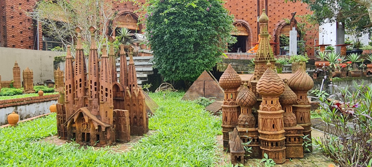 ...đến những cung điện nguy nga, tráng lệ - biểu tượng của nước Nga xinh đẹp.