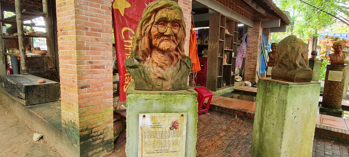 Từ thi sĩ Bùi Giáng....